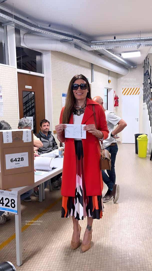 Flor de la V posó sonriente en su votación