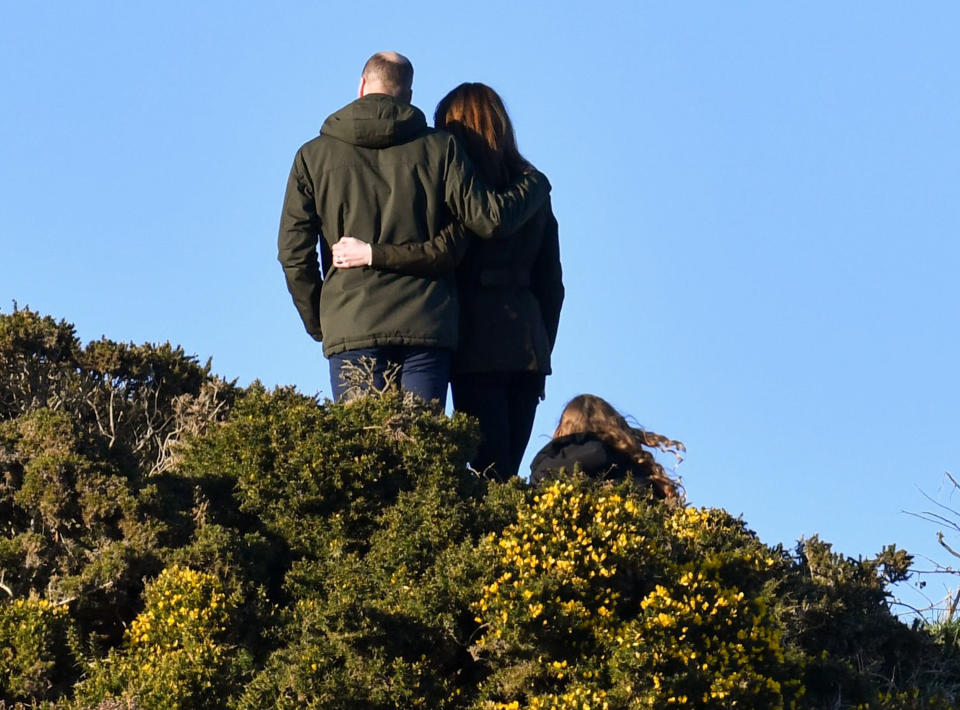 DUBLIN, IRELAND - MARCH 04: (UK OUT FOR 28 DAYS) Prince William, Duke of Cambridge and Catherine, Duchess of Cambridge walk the cliff walk at Howth on March 04, 2020 in Dublin, Ireland. ( (Photo by Tim Rooke/Pool/Samir Hussein/WireImage)