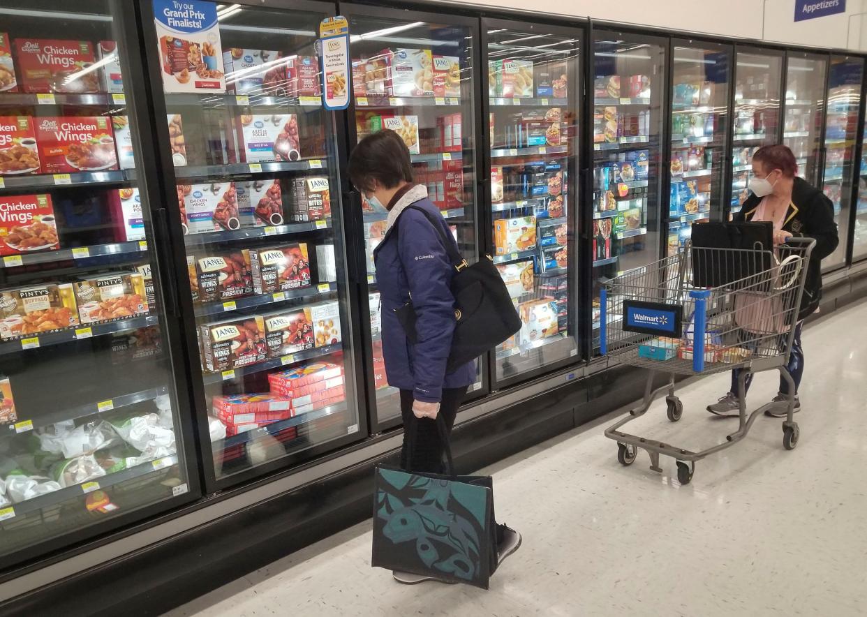 People shop at a supermarket in Vancouver, British Columbia, Canada, on Oct. 20, 2021. Canada's Consumer Price Index CPI continued rising to hit 4.4 percent on a year-over-year basis in September, the highest since February 2003, due to increased prices for transportation, shelter and food, according to Statistics Canada on Wednesday. (Photo by Liang Sen/Xinhua via Getty Images)