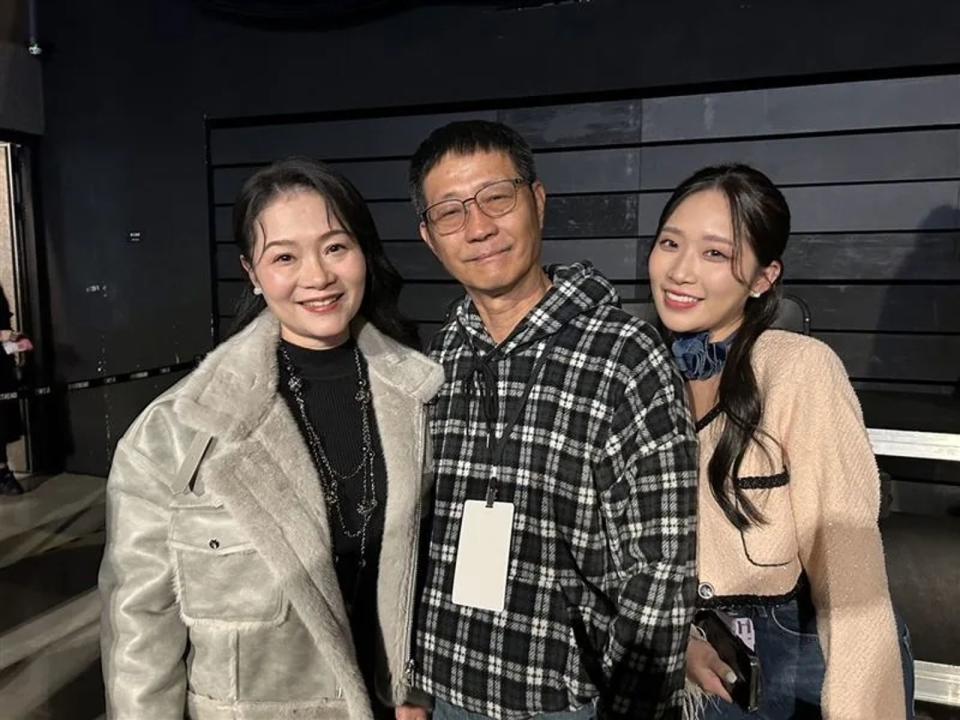 陳冠叡與家人關係緊密，爸爸、媽媽與姊姊當然沒有錯過他在台北舉辦的首次粉絲見面會。（讀者提供）