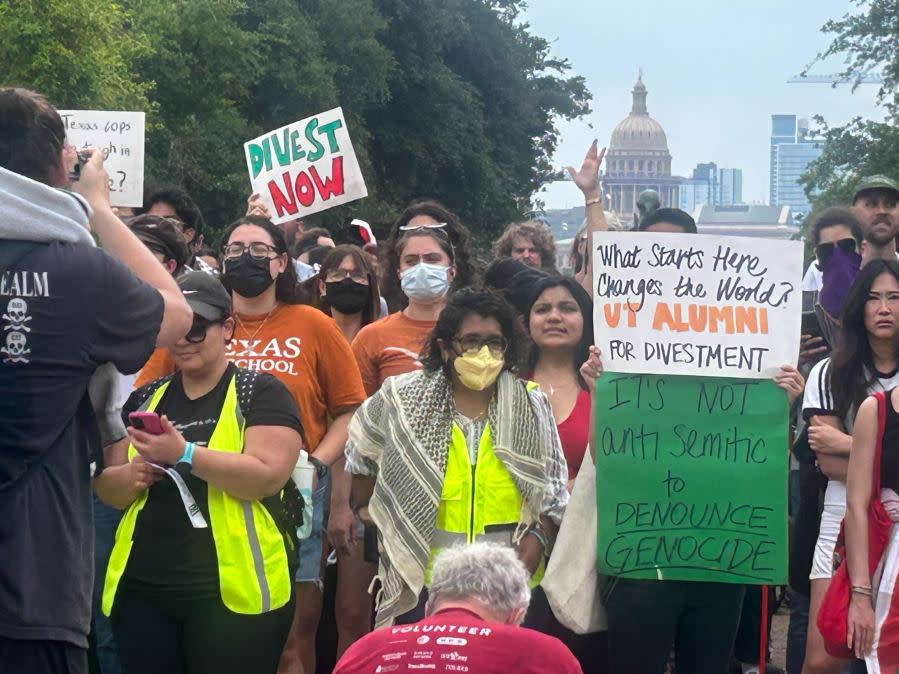 Day 2 of protests at UT (Frank Martinez/KXAN photo)