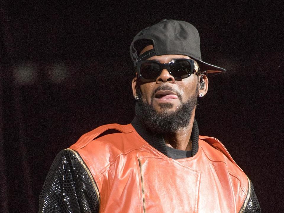 R Kelly news: Former music intern accuses singer of sexual abuse – 'I didn't know if this was how adults acted'