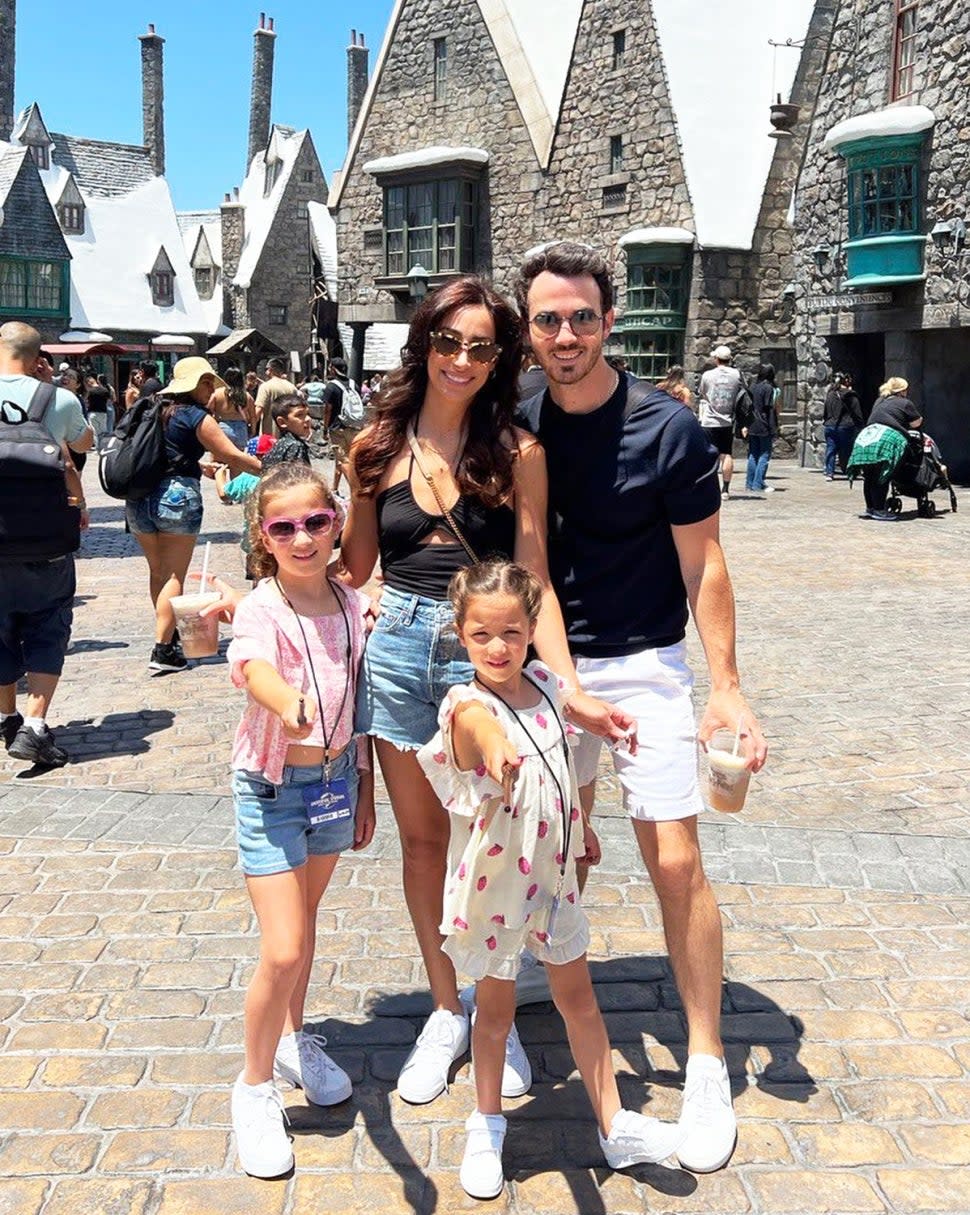 Kevin Jonas, Danielle Jonas, Alena and Valentina