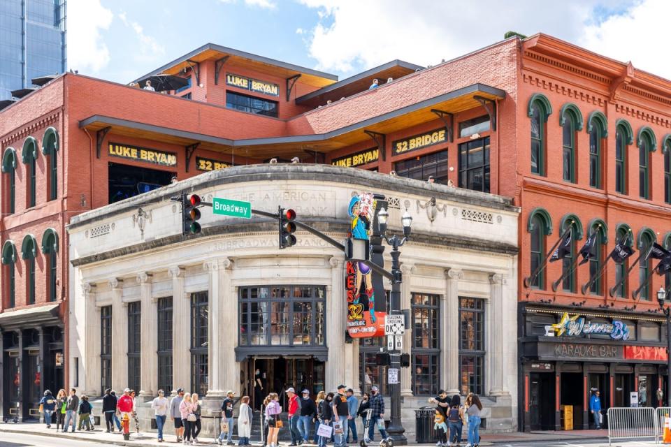 Luke Bryan’s 32 Bridge Food + Drink in downtown Nashville. University of Missouri student Riley Strain was kicked out of the bar on March 8, 2024 (Alamy Stock Photo)