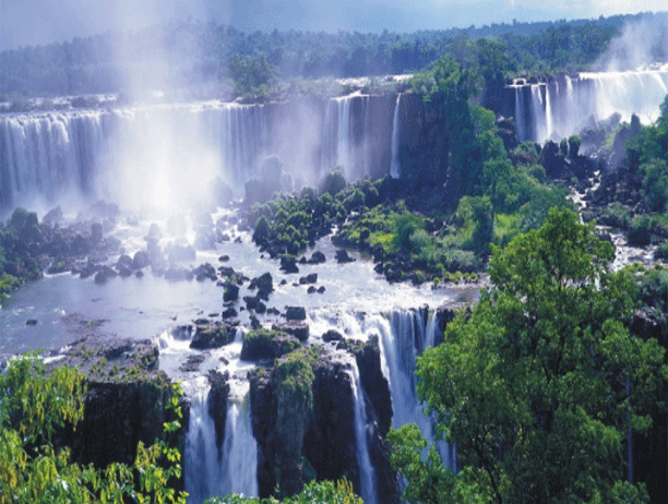 Las Cataratas del Iguazú tienen un total de 275 saltos.