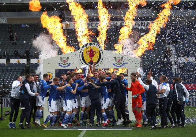 St Johnstone clinched a cup double after Shaun Rooney scored the only goal at Hampden Park to beat Hibernian 1-0 in the Scottish Cup Fina