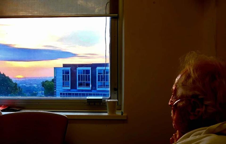 <div class="inline-image__caption"><p>John Paul Tocher spending his final days watching sunsets and sharing memories with his daughter April Masilla. </p></div> <div class="inline-image__credit">Courtesy of April Mansilla</div>