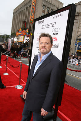 Eddie Izzard at the Los Angeles premiere of Warner Bros. Pictures' Ocean's Thirteen