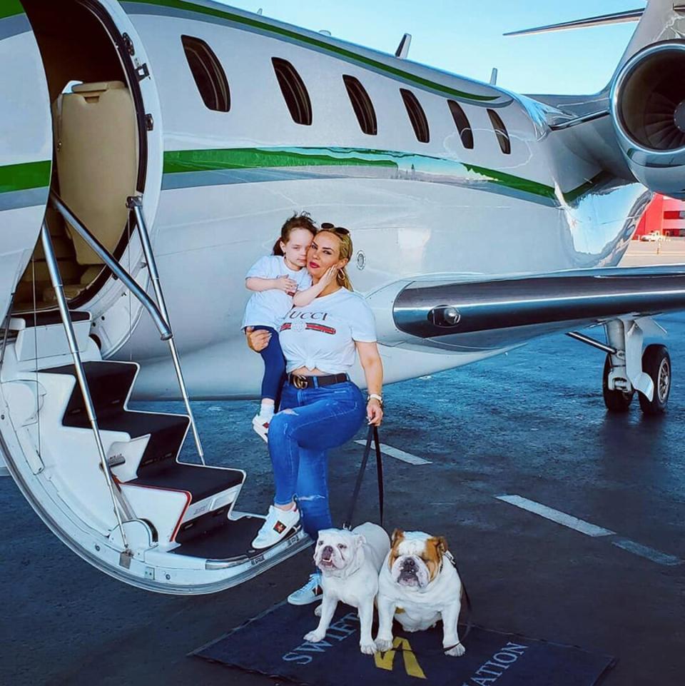 Flying can be <em>ruff, </em>but Ice-T and Coco's pups Maximus and Alexis <a href="https://twitter.com/cutespartacus?lang=en" rel="nofollow noopener" target="_blank" data-ylk="slk:are seasoned jetsetting pros;elm:context_link;itc:0;sec:content-canvas" class="link ">are seasoned jetsetting pros</a>.