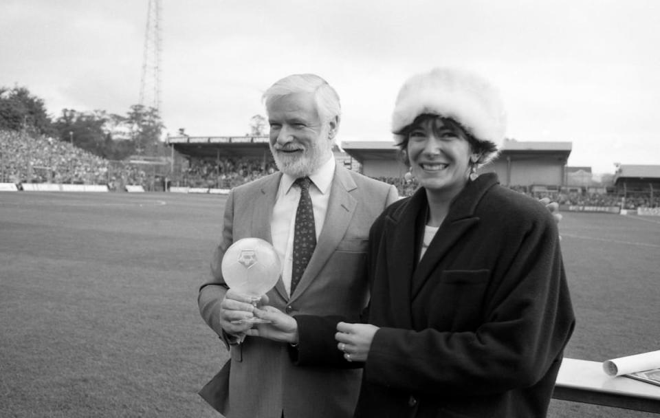 <div class="inline-image__caption"><p>Chelsea Chairman Ken Bates with Ghislaine Maxwell, daughter of Oxford United's owner, Robert Maxwell before the First Division match between Oxford United and Chelsea at Manor Ground on October 19, 1985 in Oxford,England. </p></div> <div class="inline-image__credit">Hugh Hastings/Chelsea FC via Getty</div>