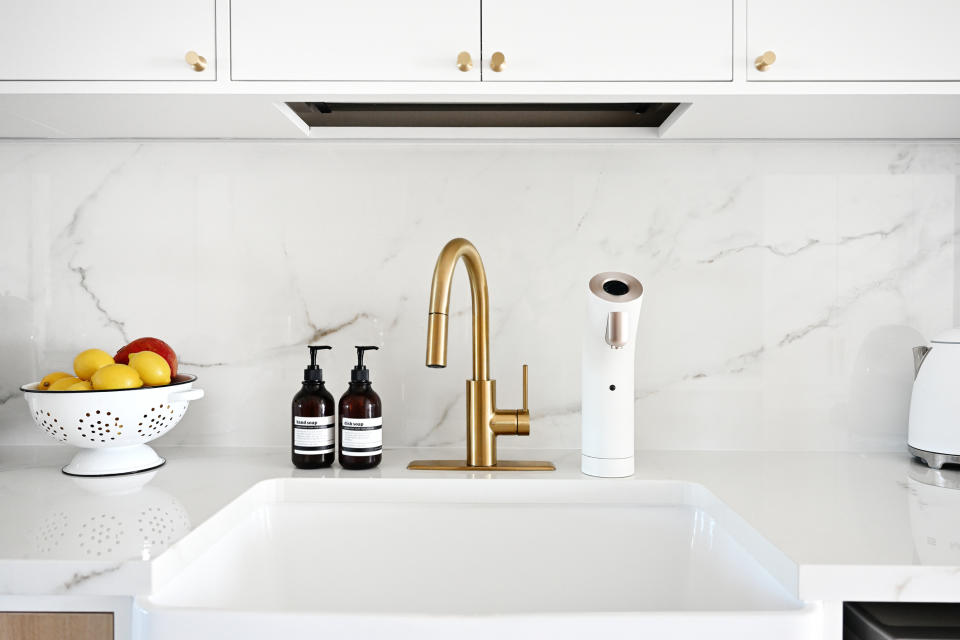 deep single-basin sink in the kitchen