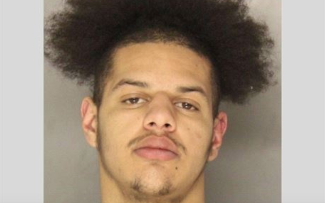 Taylor D. Wible, 18, has been charged after attacking a woman outside of the restaurant where she worked. (Photo: Twitter)