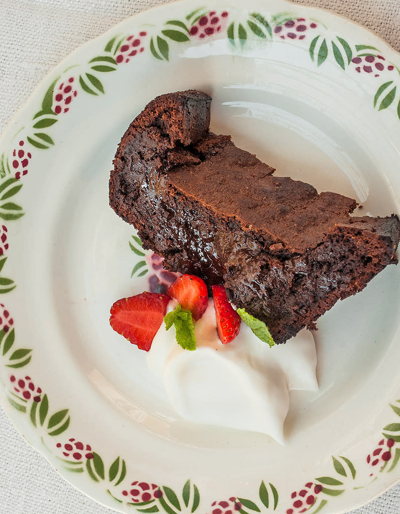 Gâteau de Zoé au chocolat noir et crème fouettée à la fleur d'oranger