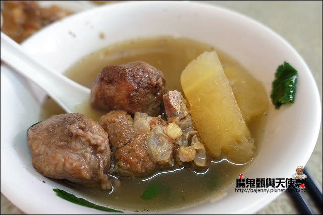 《小姑食記》捷運板南線/龍山寺站美食~萬華火車站附近 阿萬油飯四神湯