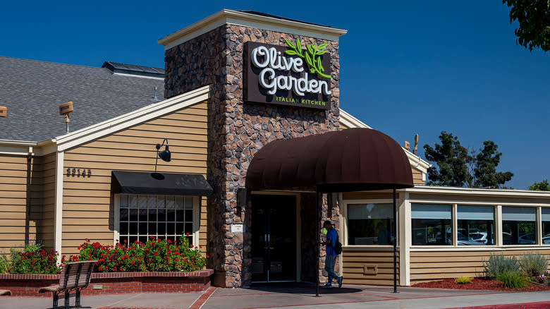 Olive Garden store front