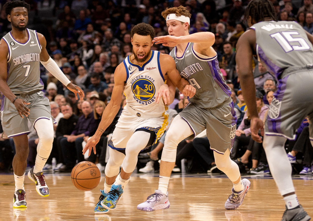 NBA Playoffs: Kings beat Warriors in Game 1 - Golden State Of Mind