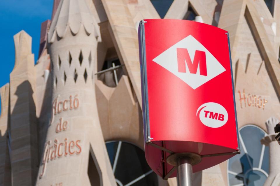 The viral trend encouraged tourists to place their phones down on the escalator steps recording the view as the stairs raised them above ground with a beautiful view of the Sagrada Familia in the background. unclepodger – stock.adobe.com