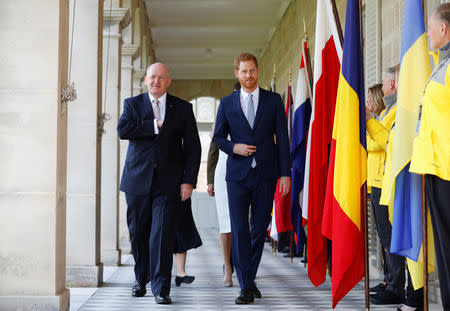 Britain's Prince Harry and Australia's Governor General Peter Cosgrove at Admiralty House in Sydney, Australia October 16, 2018. REUTERS/Phil Noble/Pool