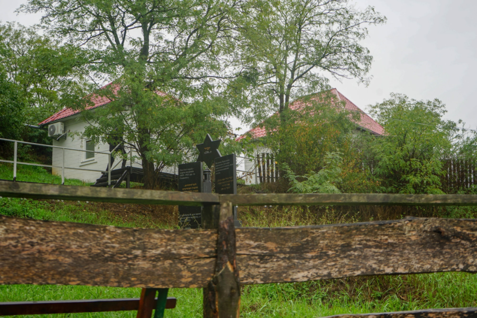 The tomb of Nathan of Breslov. Bratslav, Ukraine. September 2022 <span class="copyright">Anthony Bartaway / NV</span>