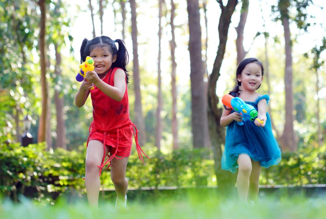 Even playing with a fake gun comes with risks. <a href="https://www.gettyimages.com/detail/photo/children-playing-with-water-gun-squirt-in-the-royalty-free-image/1280086198" rel="nofollow noopener" target="_blank" data-ylk="slk:sarote pruksachat/Moment via Getty Images;elm:context_link;itc:0;sec:content-canvas" class="link ">sarote pruksachat/Moment via Getty Images</a>