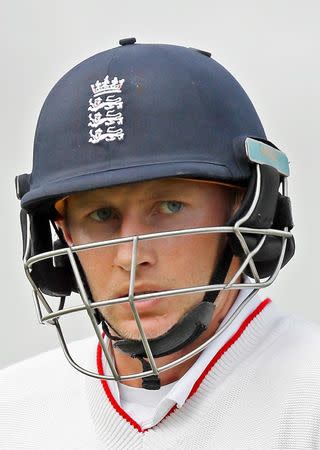 Britain Cricket - England v Sri Lanka - Second Test - Emirates Durham ICG - 27/5/16 England's Joe Root walks off dejected after losing his wicket Action Images via Reuters / Jason Cairnduff Livepic EDITORIAL USE ONLY.