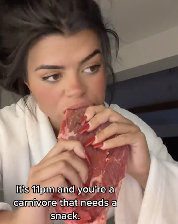 India Castley eats raw meat in videos she shares online and claims the diet cured her acne. See SWNS story SWSMcarnivore. A woman claims she cured her acne, lost five stone and feels better than ever after ditching her five-a-day for a diet based on - RAW steak and offal. India Castley completely stopped eating vegetables in mid 2022 and has been eating raw meat for a approximately one year. She claims that the diet helped her lose weight - from 15 to 10st - and even eased her depression and stomach problems.