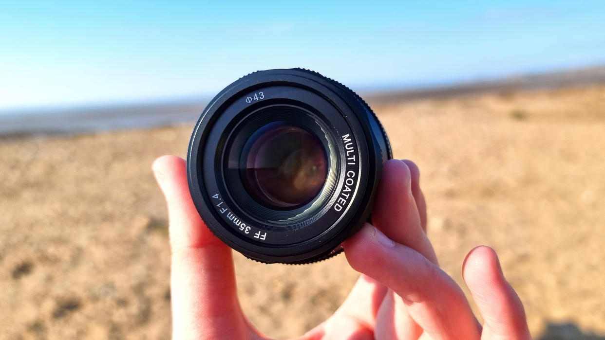  Pergear 35mm f/1.4 review 