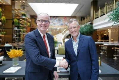 Joint venture between Conduit House and H World International. To the left: Grant Healy, Chief Executive Officer Conduit House. To the right: Oliver Bonke, Chief Executive Officer H World International © Steigenberger Hotels GmbH (PRNewsfoto/H World Group Limited)