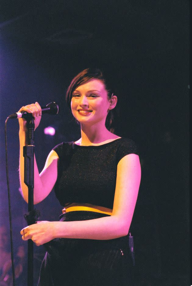 Sophie Ellis-Bextor peforming in London in October 2001