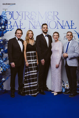 Photo from left to right: Pierre-Karl Péladeau, President and CEO at Québecor, Pascale Bourbeau, wife of Mr. Péladeau, Fabrice Alcayde, Interim CEO of the Fondation du MNBAQ, Julie-Anne Vien, Chair of the Board of Directors of the Fondation du MNBAQ, Jean-Luc Murray, Executive Director of Musée national des beaux-arts du Québec (MNBAQ) © Stéphane Bourgeois (CNW Group/Musée national des beaux-arts du Québec)