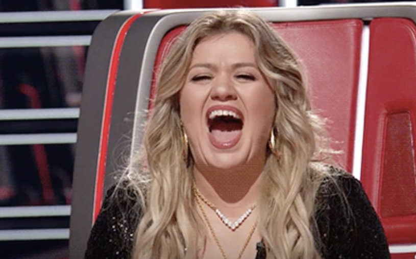 kelly clarkson laughing hysterically