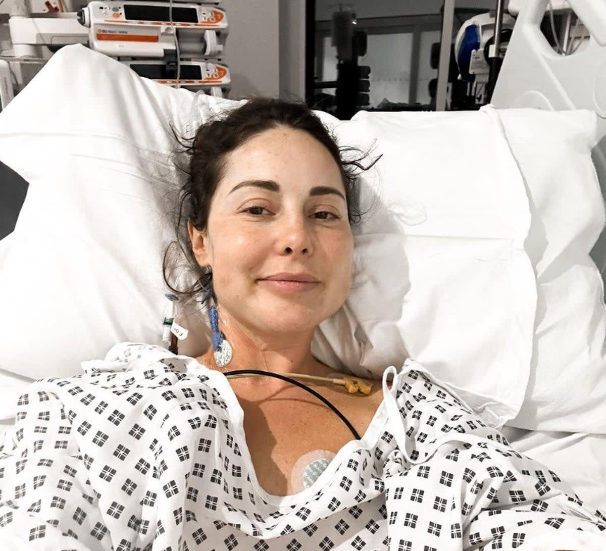 Louise Thompson in hospital (Instagram/Louise Thompson)