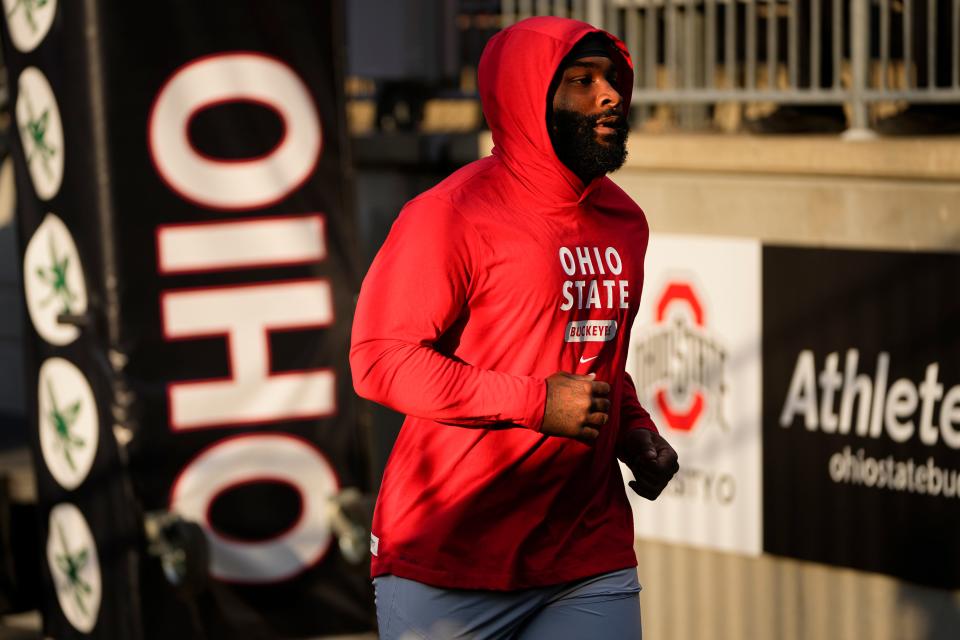 Ohio State running back Miyan Williams warms up before Saturday's game against Wisconsin.