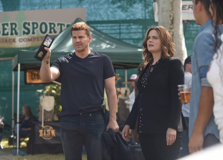 Booth and Brennan in “The Flaw in the Saw,” airing Feb. 7. (Photo: Ray Mickshaw/Fox)