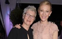 Enge Verbindung: Cate Blanchetts Vater starb, als die Schauspielerin zehn Jahre alt war, ihre Mutter June zog den späteren Hollywood-Star und seine zwei Geschwister alleine groß. (Bild: David M. Benett/Getty Images)