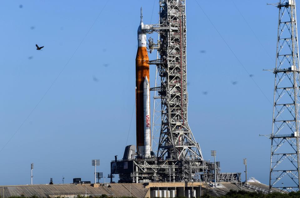 NASA’s Space Launch System rocket sits on Pad 39B early Tuesday, June 7, 2022. NASA officials are targeting late August for its uncrewed moon mission launch.  Craig Bailey/FLORIDA TODAY via USA TODAY NETWORK