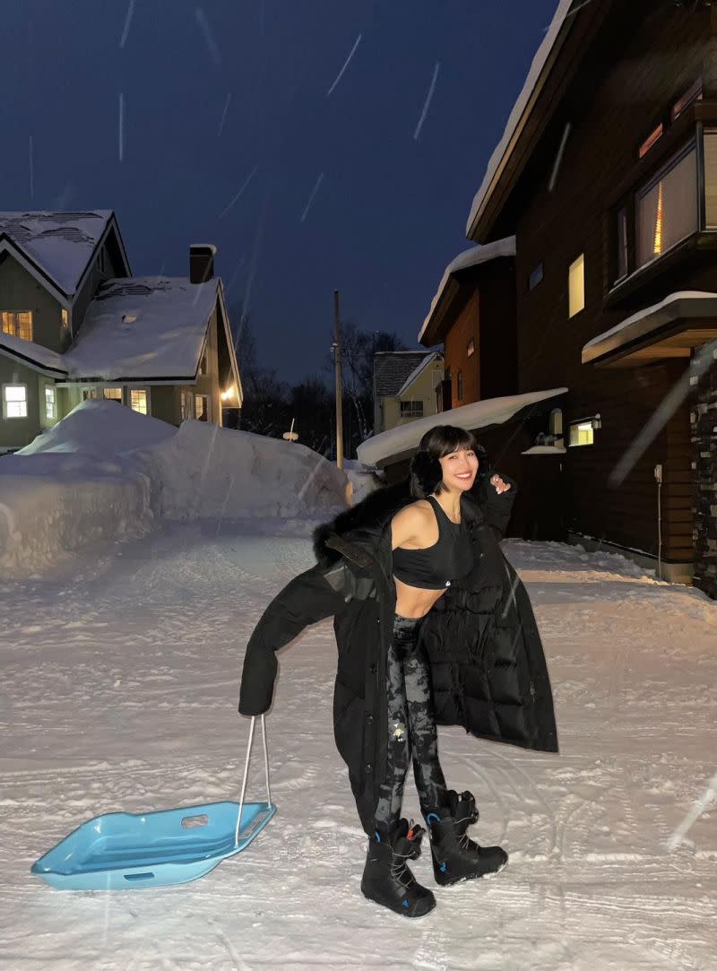 ▲壯壯過年期間到北海道滑雪。（圖／壯壯臉書）