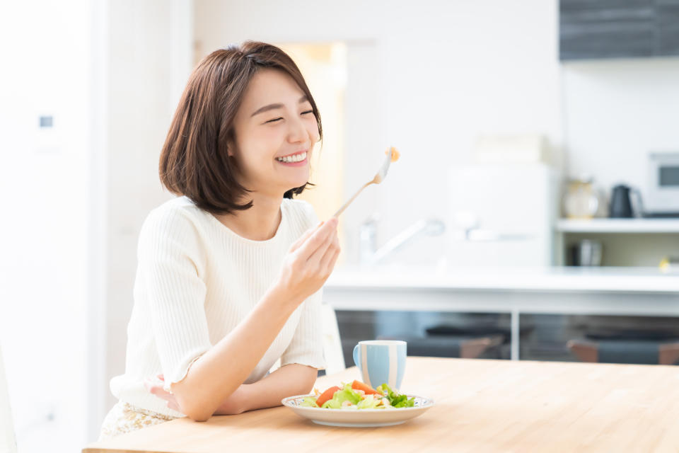 減肥不挨餓飲控秘訣：延長進食時間 養成細嚼慢嚥習慣（示意圖/Getty Image）