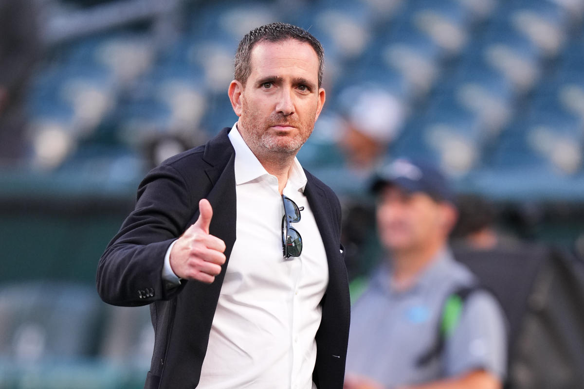 How Eagles GM Howie Roseman has made training camp holdouts extinct