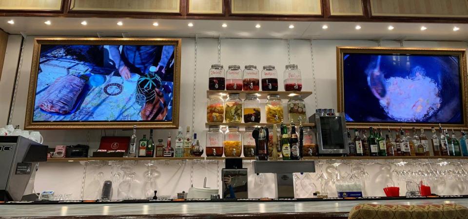 楊京宣布對俄羅斯祭出經濟制裁，全州酒類商店將停售俄羅斯品牌的酒精飲品，餐廳和酒吧也將受影響。（記者張筠╱攝影）