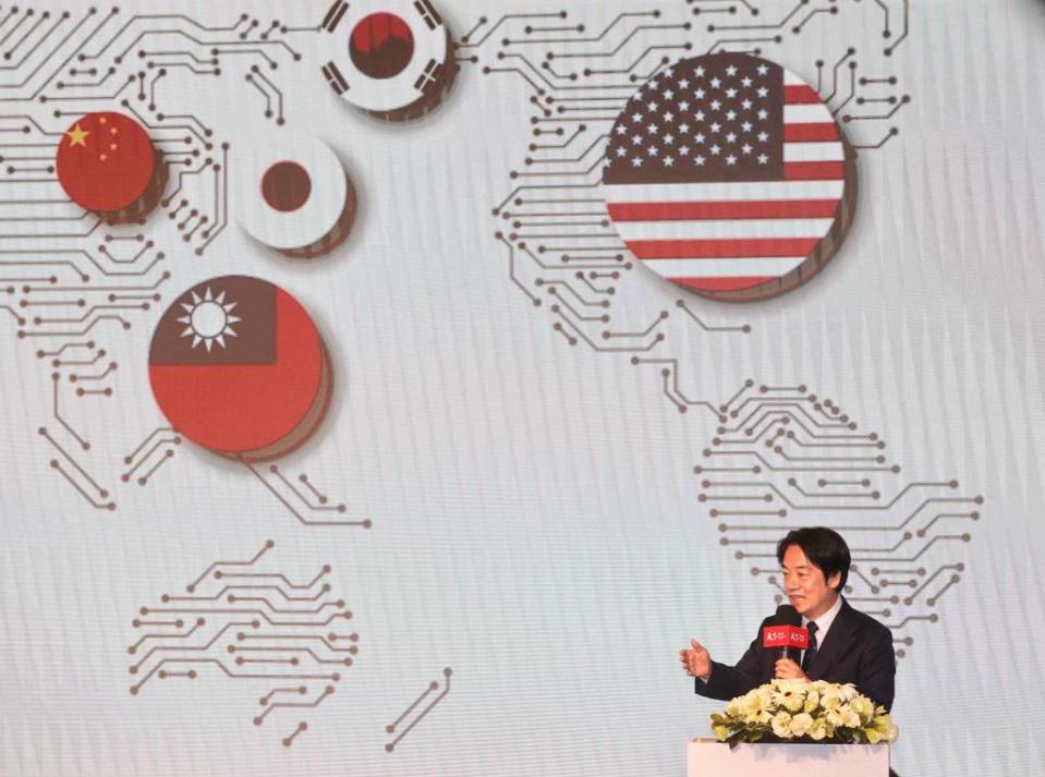 副總統賴清德16日出席「2023半導體世紀對談－全球晶片戰爭與台灣的關鍵實力」。（王英豪攝）