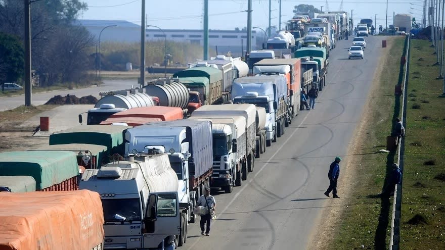 La falta de gasoil complicó el movimiento de camiones y mercaderías.