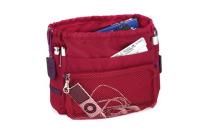 <b>2. Une pochette pour changer de sac</b><br><br> Vous la connaissez la galère du changement de sac avec la carte de transport restée dans celui que l’on a vidé la veille ? Simplifiez la vie de la maman pressée en lui offrant une jolie pochette Tintamar <a href="http://www.tintamar.com/very-intelligent-pocket.html" rel="nofollow noopener" target="_blank" data-ylk="slk:http://www.tintamar.com/very-intelligent-pocket.html;elm:context_link;itc:0;sec:content-canvas" class="link ">http://www.tintamar.com/very-intelligent-pocket.html</a> dans laquelle elle rangera son kit de survie et qui la suivra de sac en sac.