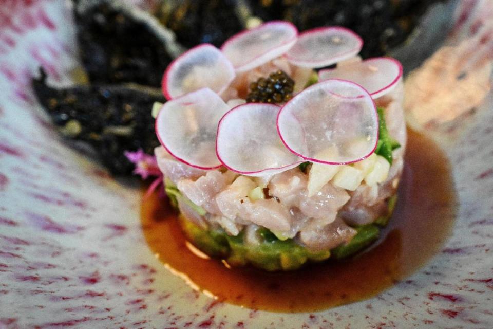 Hamachi ceviche is served with tempura nori chips at O-iza Japanese Cuisine in the River Park shopping center. CRAIG KOHLRUSS/ckohlruss@fresnobee.com