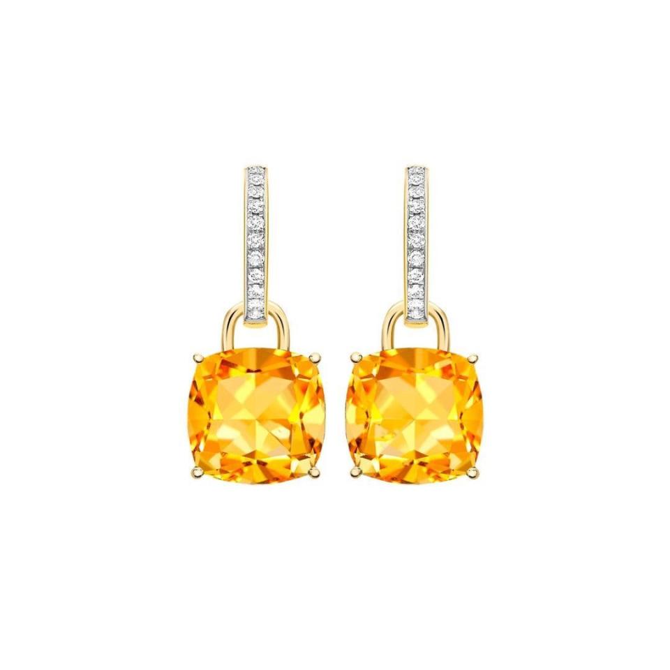 <p><a href="https://go.redirectingat.com?id=74968X1596630&url=https%3A%2F%2Fwww.kiki.co.uk%2Fproducts%2Fkiki-cushion-citrine-drops-in-yellow-gold&sref=https%3A%2F%2Fwww.townandcountrymag.com%2Fsociety%2Ftradition%2Fa45207504%2Fwhy-kate-middleton-didnt-go-to-new-york-city-prince-william%2F" rel="nofollow noopener" target="_blank" data-ylk="slk:Shop Now;elm:context_link;itc:0;sec:content-canvas" class="link ">Shop Now</a></p><p>Kiki Cushion Citrine Detachable Drops</p><p>kiki.co.uk</p><p>£900.00</p>