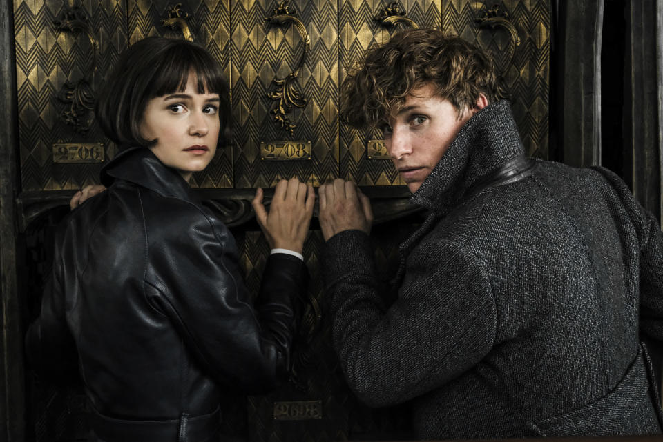 (L-R) KATHERINE WATERSTON as Tina Goldstein and EDDIE REDMAYNE as Newt Scamander in Warner Bros. Pictures’ fantasy adventure “FANTASTIC BEASTS: THE CRIMES OF GRINDELWALD,” a Warner Bros. Pictures release. Photo by Jaap Buitendijk