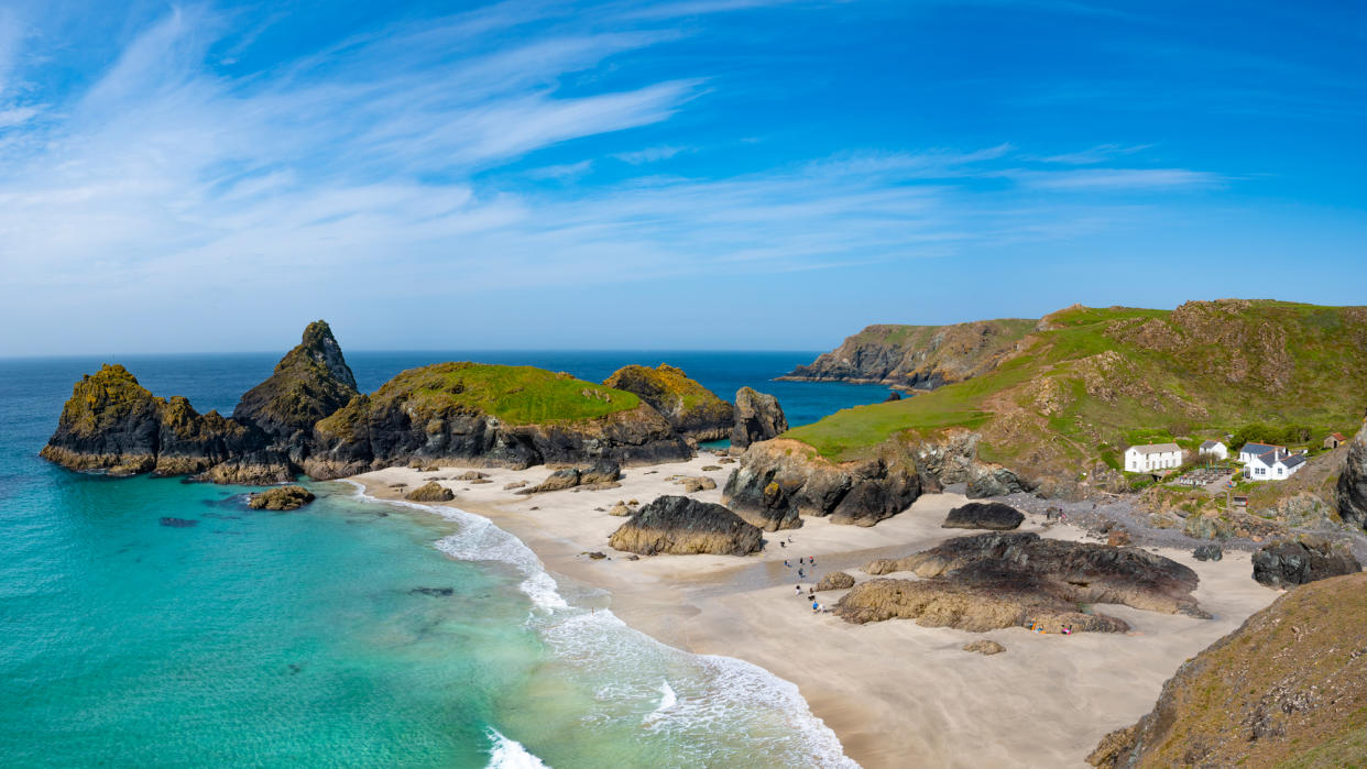  Kynance Cove in Cornwall 