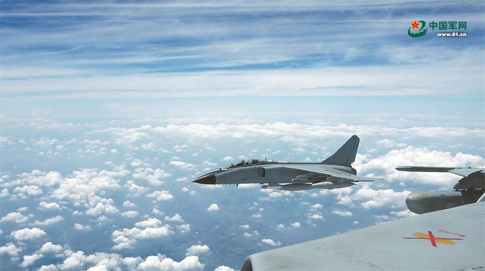 Chinesische Kampfjets bei Militärübungen in der Nähe von Taiwan im Mai. - Copyright: Feng Hao/PLA/China Military/Anadolu via Getty Images