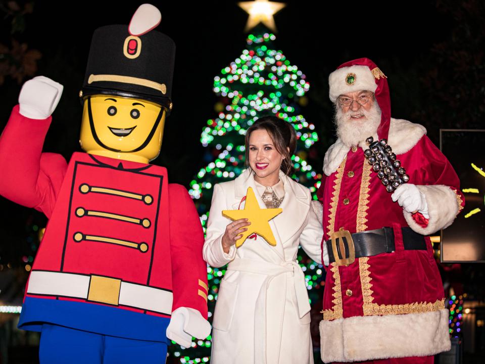 Lego soldier, Lacey Chabert, Santa