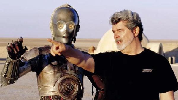 George  Lucas en sel set de Star Wars: El ataque de los clones (Fuente: IMDb)